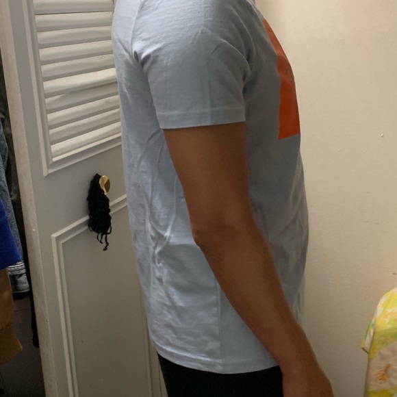 Calvin Klein T Shirt - Picture 3 of 3